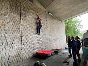 Buiten klimmen in Den Haag - Hubertus Sector Sans Crime